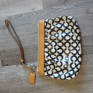 EUC Coach Wristlet Black & White